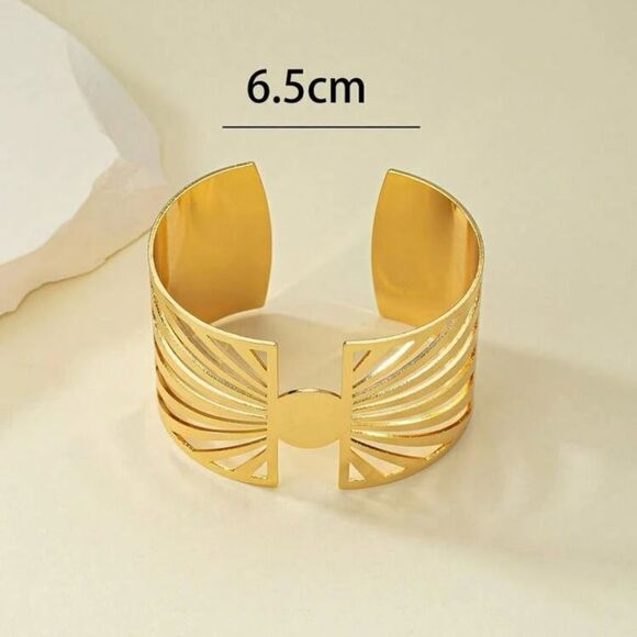 Geometric Style Hollow Out Open Bracelet - Picture 4 of 9